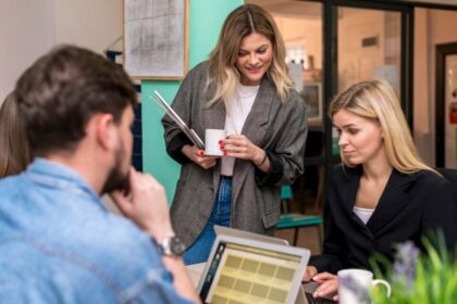 best way to schedule a meeting with multiple attendees
